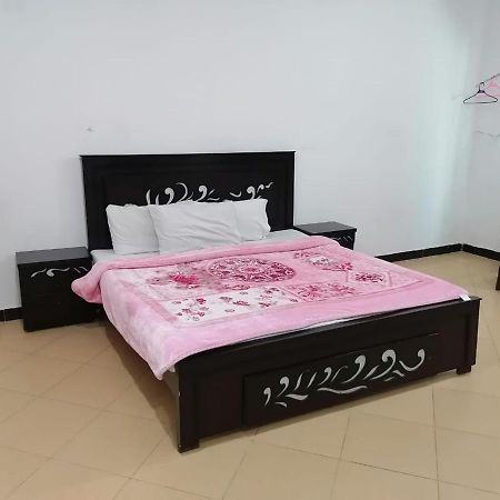 Lux Lounge Guest House Исламабад Экстерьер фото
