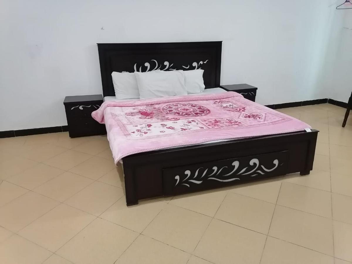 Lux Lounge Guest House Исламабад Экстерьер фото