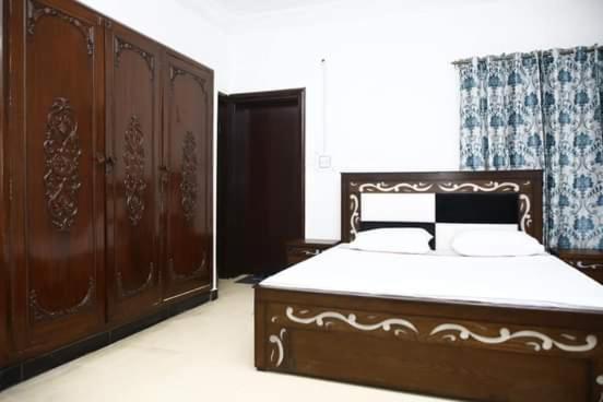 Lux Lounge Guest House Исламабад Экстерьер фото