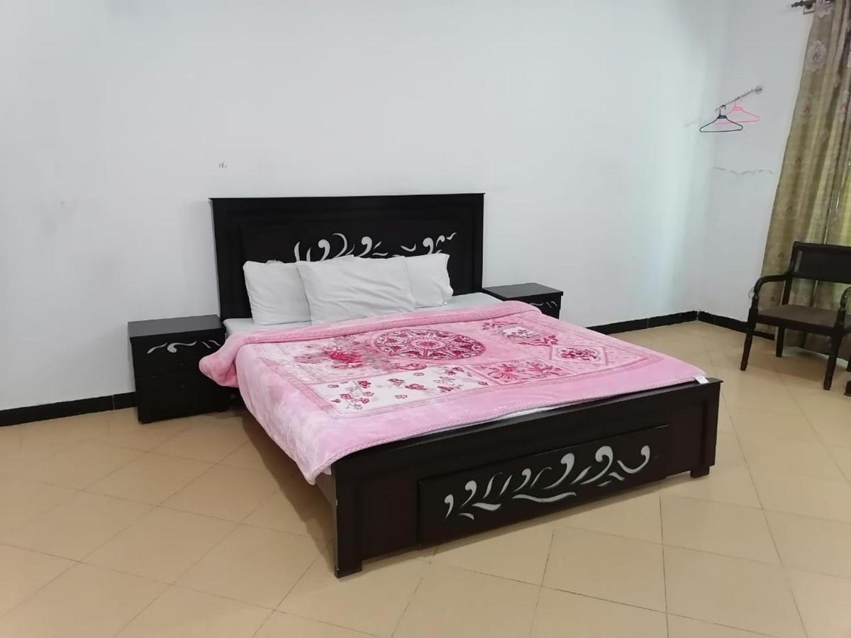 Lux Lounge Guest House Исламабад Экстерьер фото