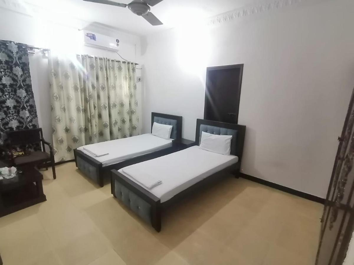 Lux Lounge Guest House Исламабад Экстерьер фото