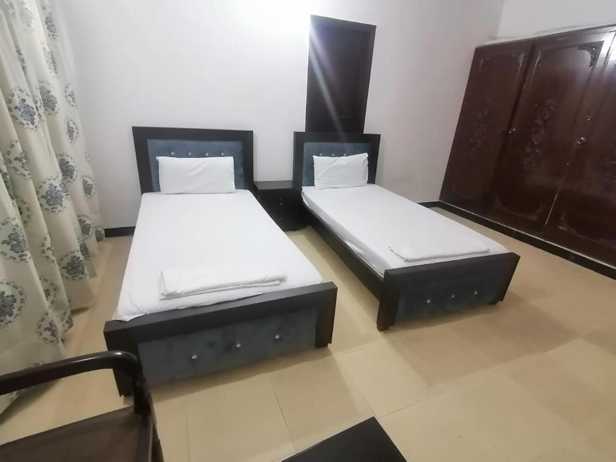 Lux Lounge Guest House Исламабад Экстерьер фото