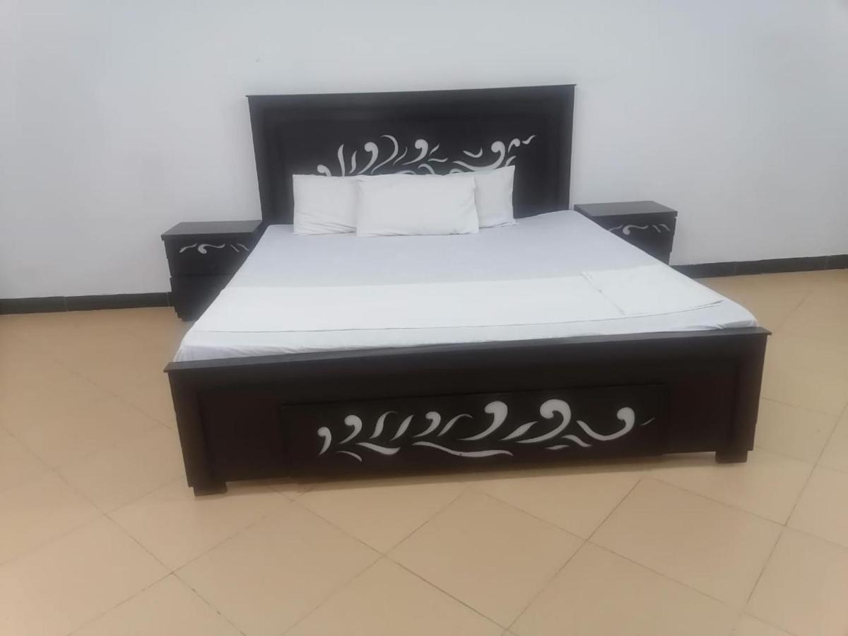 Lux Lounge Guest House Исламабад Экстерьер фото